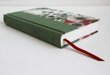 Cargar imagen en el visor de la galería, BIBLIA RVR 1960 LETRA GRANDE TELA VERDE CON FLORES (TD)