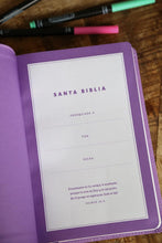 Cargar imagen en el visor de la galería, BIBLIA PARA NIÑOS NVI LAVANDA (TR 2022)