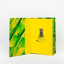 Cargar imagen en el visor de la galería, WIZARD OF OZ (STENCILED EDGES) (HC)