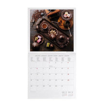 Cargar imagen en el visor de la galería, CALENDARIO 2026 DE PARED COFFEE AND CHOCOLATE