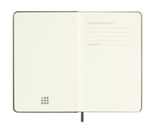 Cargar imagen en el visor de la galería, AGENDA 2026  12M DAILY POCKET MYRTLE GREEN HARD COVER