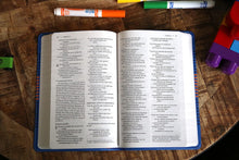 Cargar imagen en el visor de la galería, BIBLIA PARA NIÑOS NVI AZUL (TR 2022)