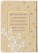 Cargar imagen en el visor de la galería, MAS DULCE QUE LA MIEL 365 DEVOCIONES DIARIAS