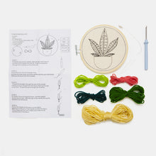 Cargar imagen en el visor de la galería, MINI KIT DE BORDADO PLANTAS (GG253)