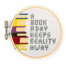 Cargar imagen en el visor de la galería, BOOKS MINI CROSS STITCH EMBROI