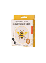 Cargar imagen en el visor de la galería, MINI KIT DE BORDADO ABEJA (GG256)