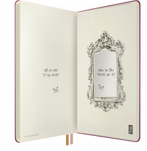 Cargar imagen en el visor de la galería, LIBRETA TD LISA LARGE ALICIA EN EL PAIS DE LAS MARAVILLAS REINA
