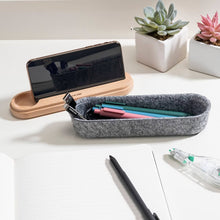 Cargar imagen en el visor de la galería, ESTUCHE PARA LAPICES FELT PENCIL CASE AND PHONE STAND(OR118)
