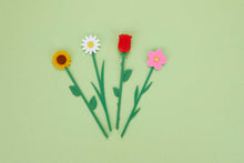 Cargar imagen en el visor de la galería, SEPARADOR DE LIBRO DAISY BLANCO (28241)
