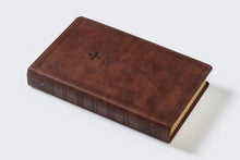 Cargar imagen en el visor de la galería, BIBLIA CATOLICA TAMAÑO PERSONAL CAFE
