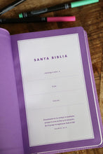 Cargar imagen en el visor de la galería, BIBLIA PARA NIÑOS NVI LAVANDA (TR 2022)
