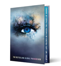 Cargar imagen en el visor de la galería, SHATTER ME 01 SHATTER ME (STENCILED EDGES) (HC)

