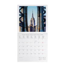 Cargar imagen en el visor de la galería, CALENDARIO DE PARED NEW YORK 2027 (CAL270017)
