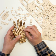 Cargar imagen en el visor de la galería, ROMPECABEZAS HAND 3D WOODEN (GG243)
