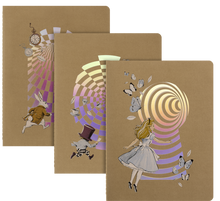 Cargar imagen en el visor de la galería, SET 3 LIBRETAS CAHIER RAYADAS XLARGE ALICIA EN EL PAIS DE LAS MARAVILLAS
